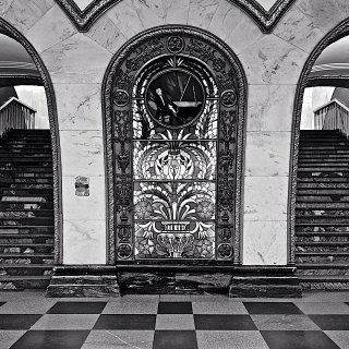 Illustration for article titled Russian Underground Stations Look Even More Stunning In Black and White
